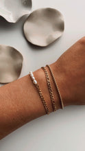 Hlaða mynd í gallerí, Tya armband - by my letra.
